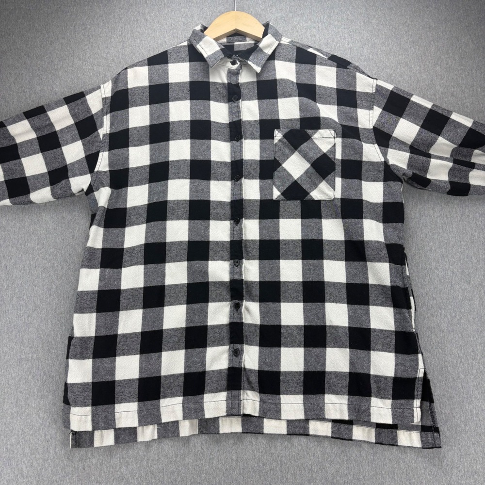 Risen Buffalo Plaid Flannel Men's S Black White Oversized Long Sleeve Button‎ Up
